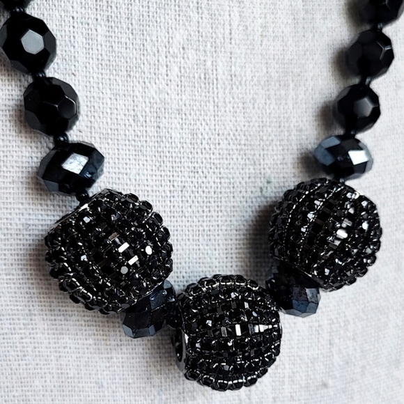 Jet Black Glass Beaded Caged Prong Set Beaded Silver Tone Balls Vintage Necklace - Picture 14 of 16